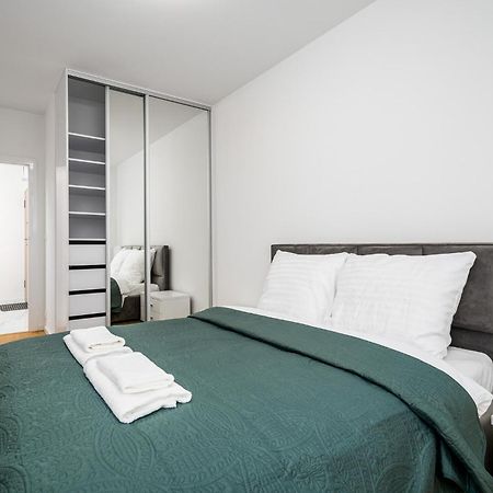 D&K Apart 1 Sierpnia 32A Apartment Warsaw Exterior photo